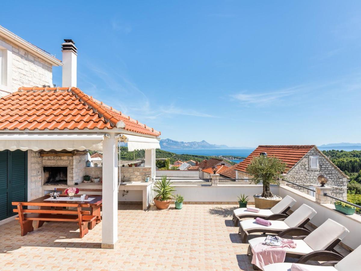 Luxurious Villa In Selca With Pool Экстерьер фото